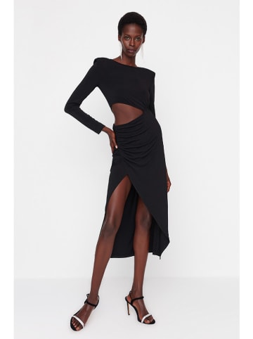 trendyol Kleid in Schwarz