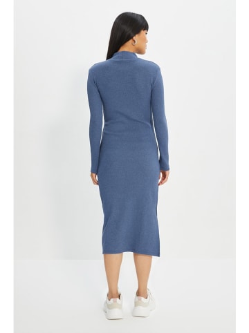 trendyol Kleid in Dunkelblau