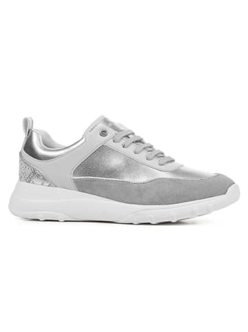 Geox Sneakersy "Dalleniee" w kolorze srebrnym ze wzorem