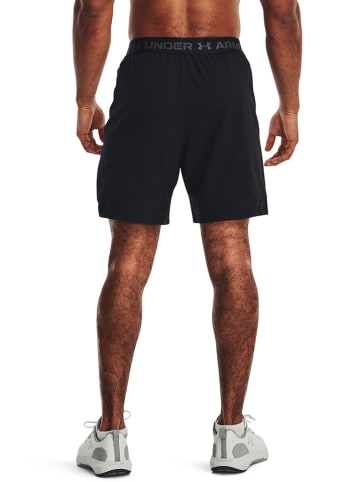 Under Armour Szorty sportowe w kolorze czarnym
