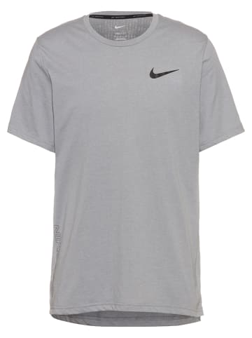 Nike Trainingsshirt in Grau