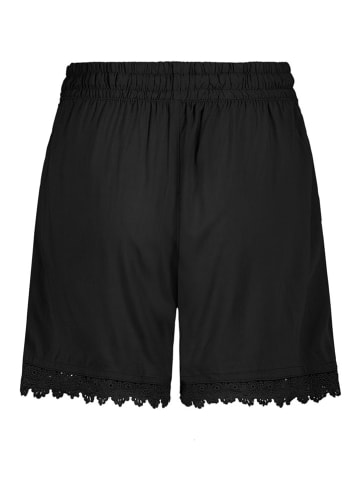 Sublevel Shorts in Schwarz