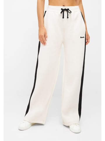Bench Spodnie dresowe "Lotty" w kolorze białym