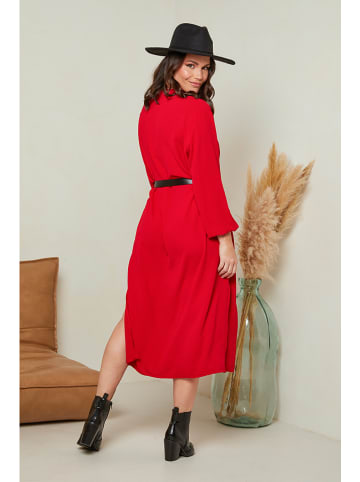 Curvy Lady Sukienka w kolorze czerwonym