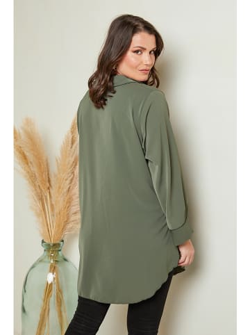 Curvy Lady Bluse in Khaki