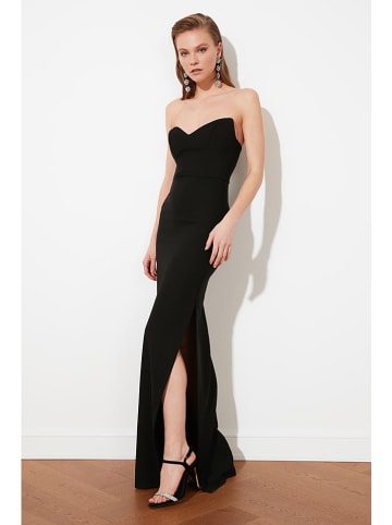 trendyol Kleid in Schwarz