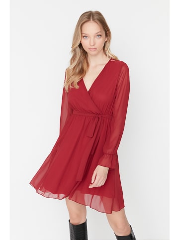 trendyol Kleid in Bordeaux