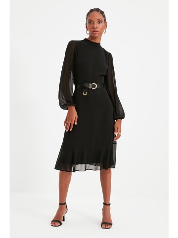 trendyol Kleid in Schwarz