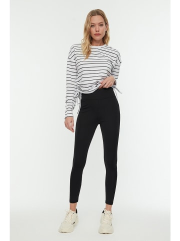 trendyol Leggings in Schwarz