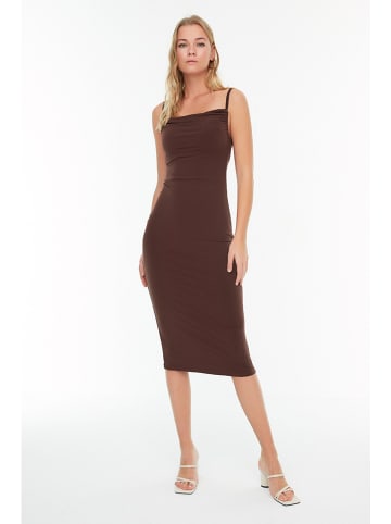 trendyol Kleid in Braun