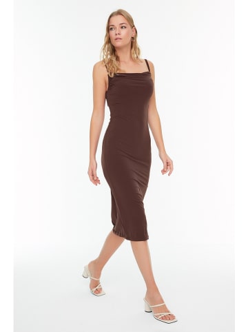 trendyol Kleid in Braun