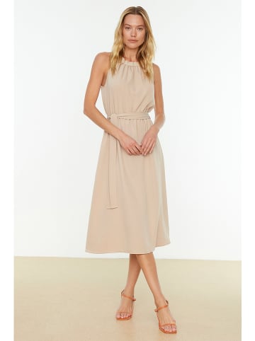 trendyol Kleid in Beige