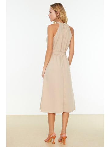 trendyol Kleid in Beige