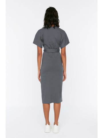 trendyol Kleid in Anthrazit