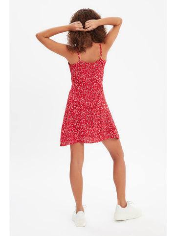 trendyol Kleid in Rot
