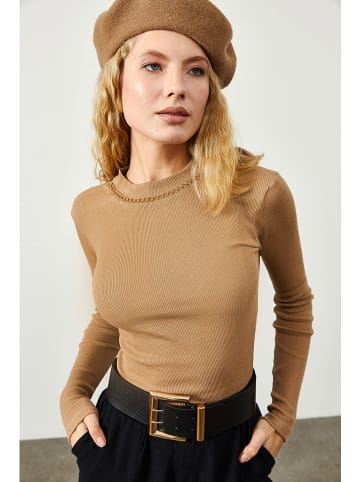Lycalia Sweter w kolorze beżowym