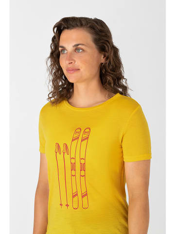 super.natural Shirt "Skiing" geel