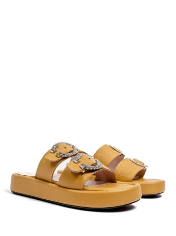 l37 Leren slippers geel