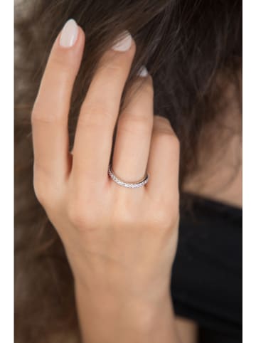 atelier MIU Weißvergold. Ring mit Edelsteinen