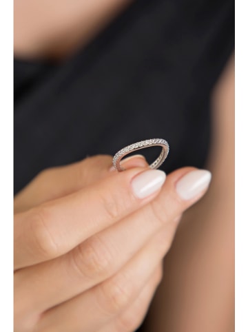 atelier MIU Weißvergold. Ring mit Edelsteinen