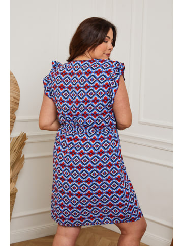 Plus Size Company Sukienka "Nefle" w kolorze czerwono-niebieskim