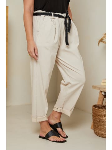 Curvy Lady Spodnie w kolorze kremowym