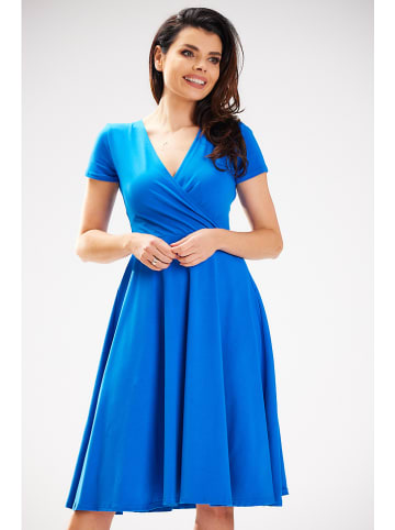 INFINITE YOU Sukienka w kolorze niebieskim