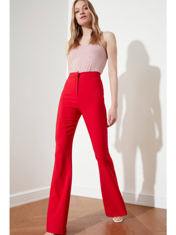 trendyol Spodnie w kolorze czerwonym