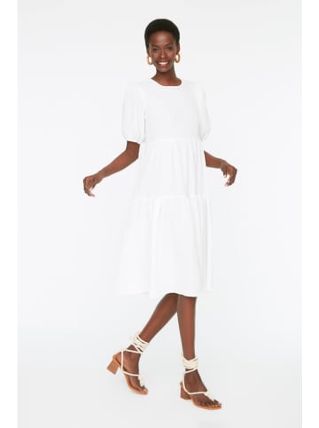 trendyol Sukienka w kolorze białym