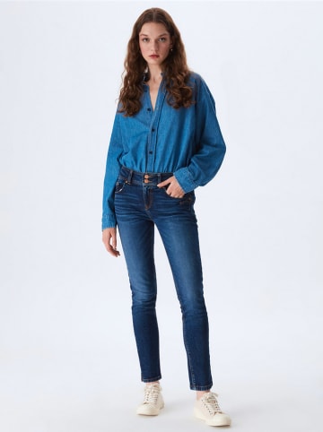 LTB Bluzka dżinsowa "Rissey" w kolorze niebieskim