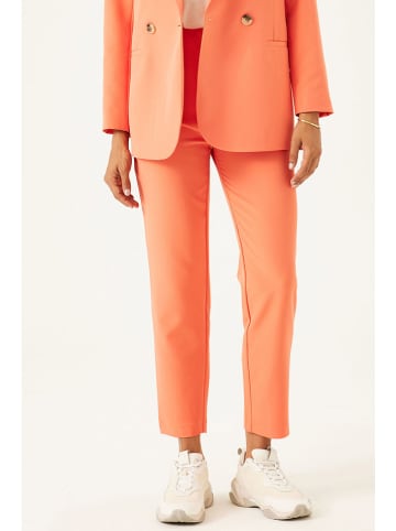 Garcia Spodnie w kolorze pomarańczowym