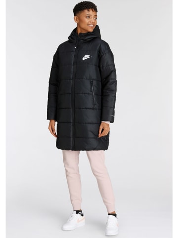 Nike Wintermantel in Schwarz