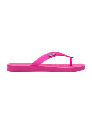 Melissa Zehentrenner in Pink