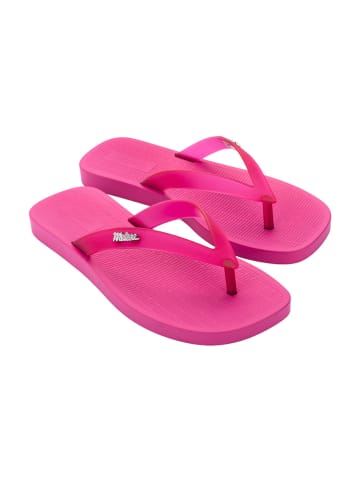 Melissa Zehentrenner in Pink