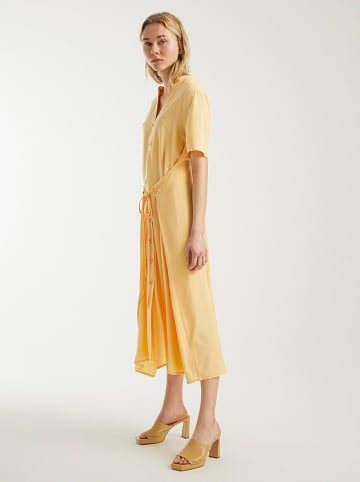 BGN Sukienka w kolorze żółtym