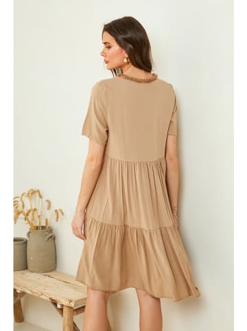 Pure Cotton Sukienka w kolorze beżowym