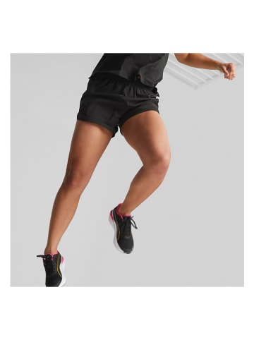 Puma Szorty "Run Favorite" w kolorze czarnym do biegania