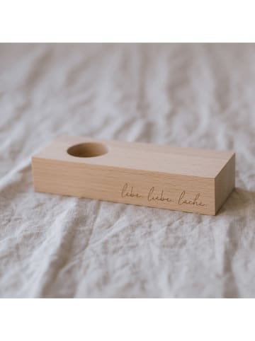 Eulenschnitt Eierbecher "Lebe Liebe Lache" in Natur - (B)15,5 x (H)5,5 cm