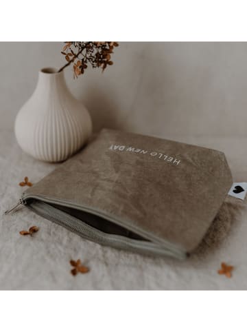 Eulenschnitt Kosmetiktasche "Hello New Day" in Taupe - (B)23 x (H)15 x (T)6 cm
