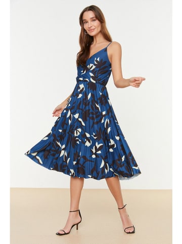 trendyol Kleid in Blau/ Schwarz