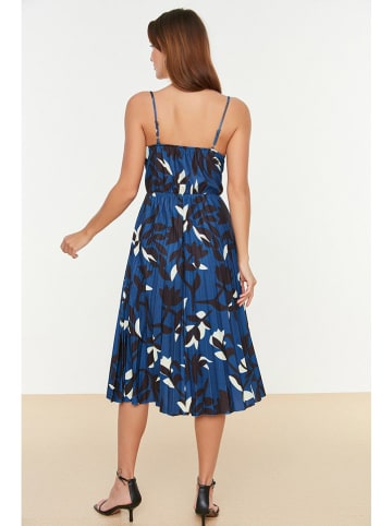 trendyol Kleid in Blau/ Schwarz