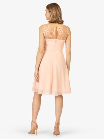 APART Sukienka w kolorze brzoskwiniowym