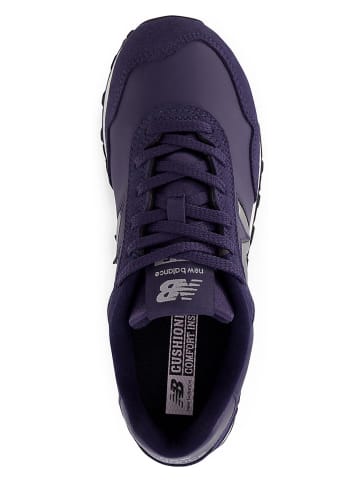 New Balance Sneakers in Lila