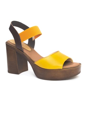 ORTIZ & REED Skórzane sandały "Lizy" w kolorze żółto-jasnobrązowym na obcasie