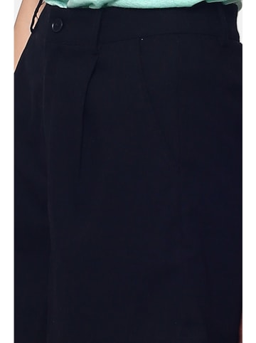 Le Jardin du Lin Leinen-Shorts in Schwarz