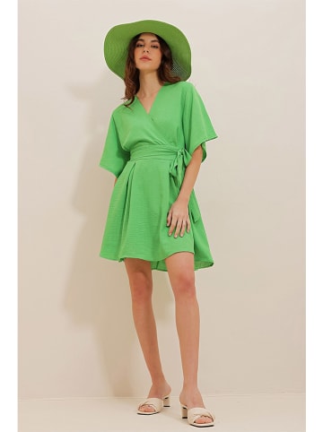 Defile Sukienka w kolorze zielonym