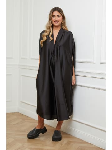 Plus Size Company Kleid in Schwarz