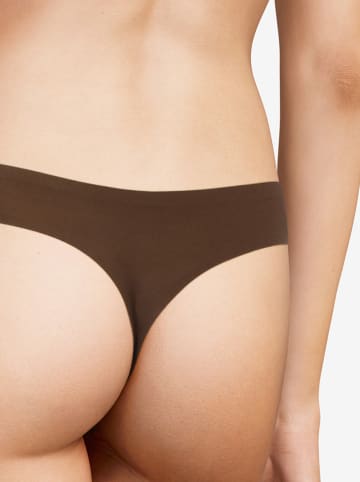 Chantelle Stringi w kolorze brązowym
