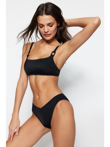 trendyol Bikini-Hose in Schwarz