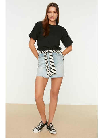 trendyol Shirt in Schwarz